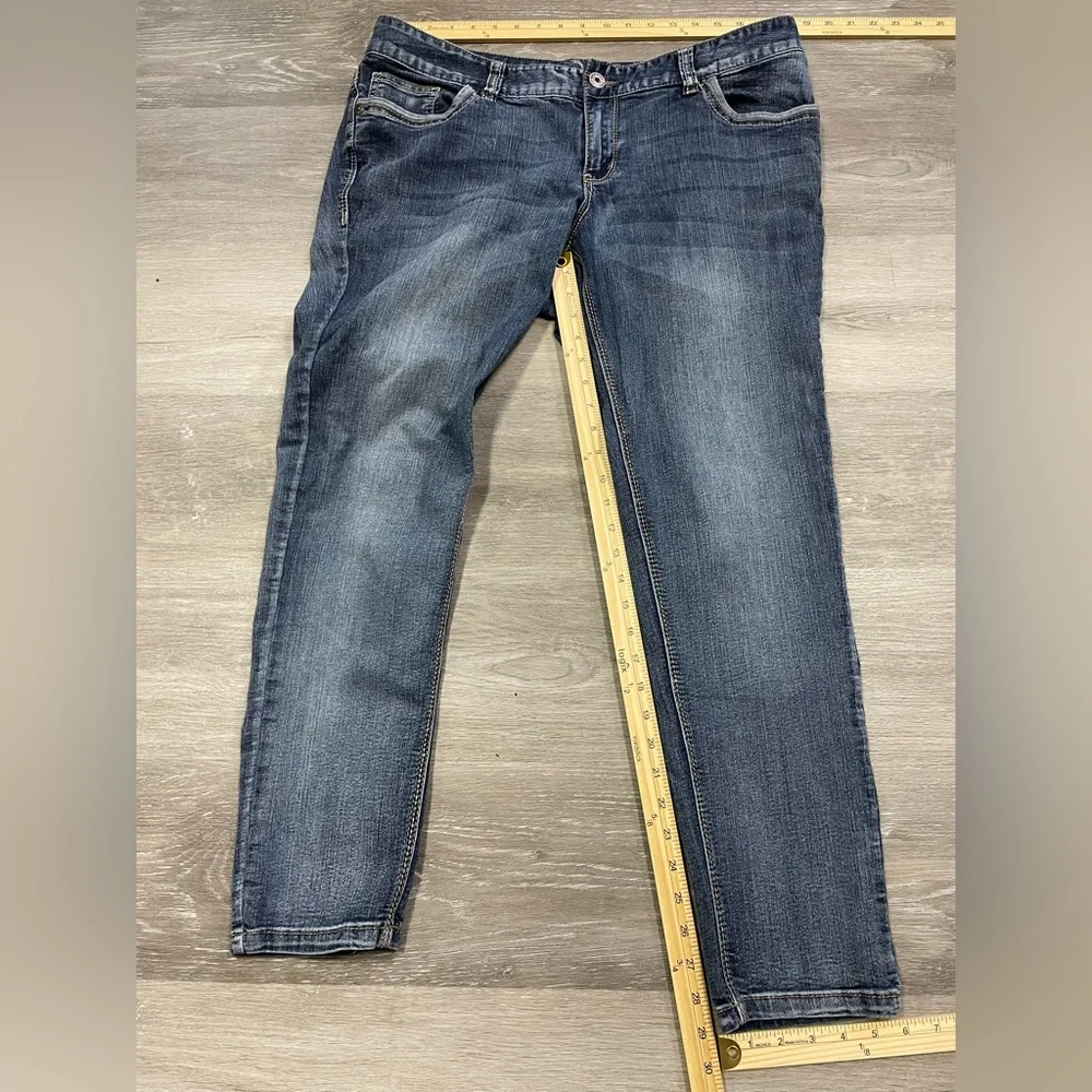 Ariya Skinny Blue Jeans Women’s Size 16 - Picture 3 of 10